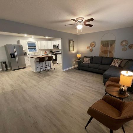 Remodeled Cottage With Sunroom Манчестер Экстерьер фото